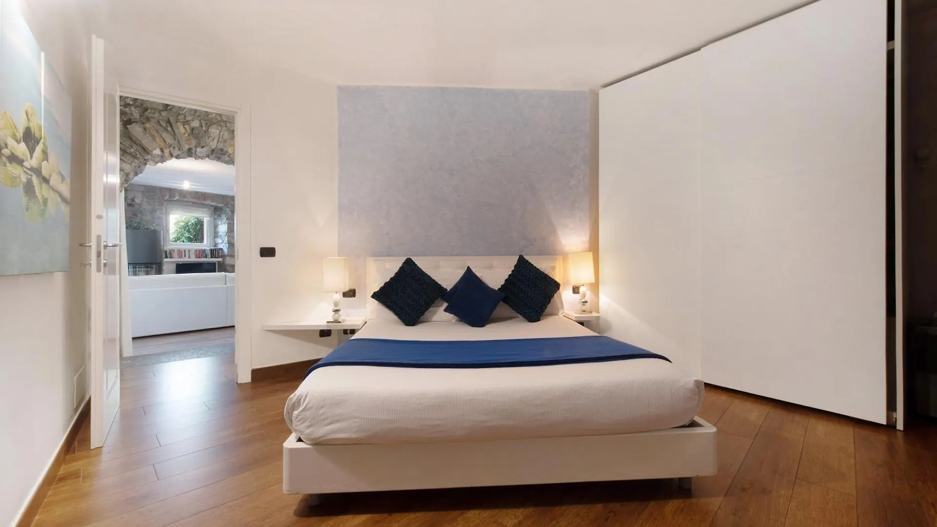 Luxury Lakefront Property Lezzeno 0*,  Italie